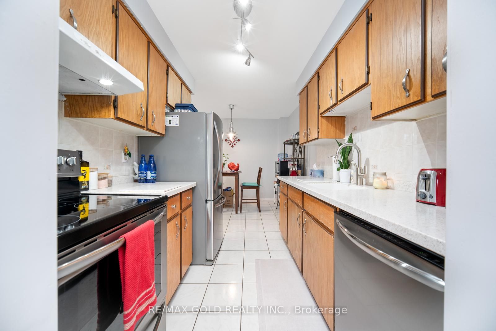 82 Wright Cres