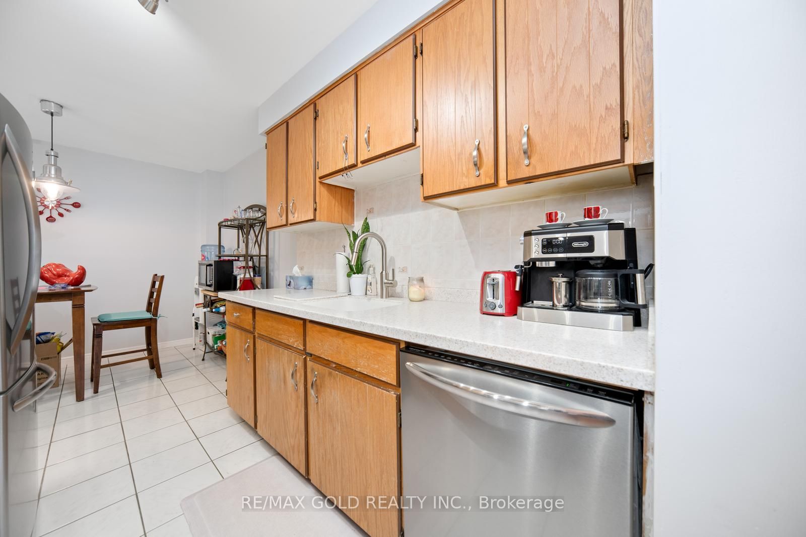 82 Wright Cres