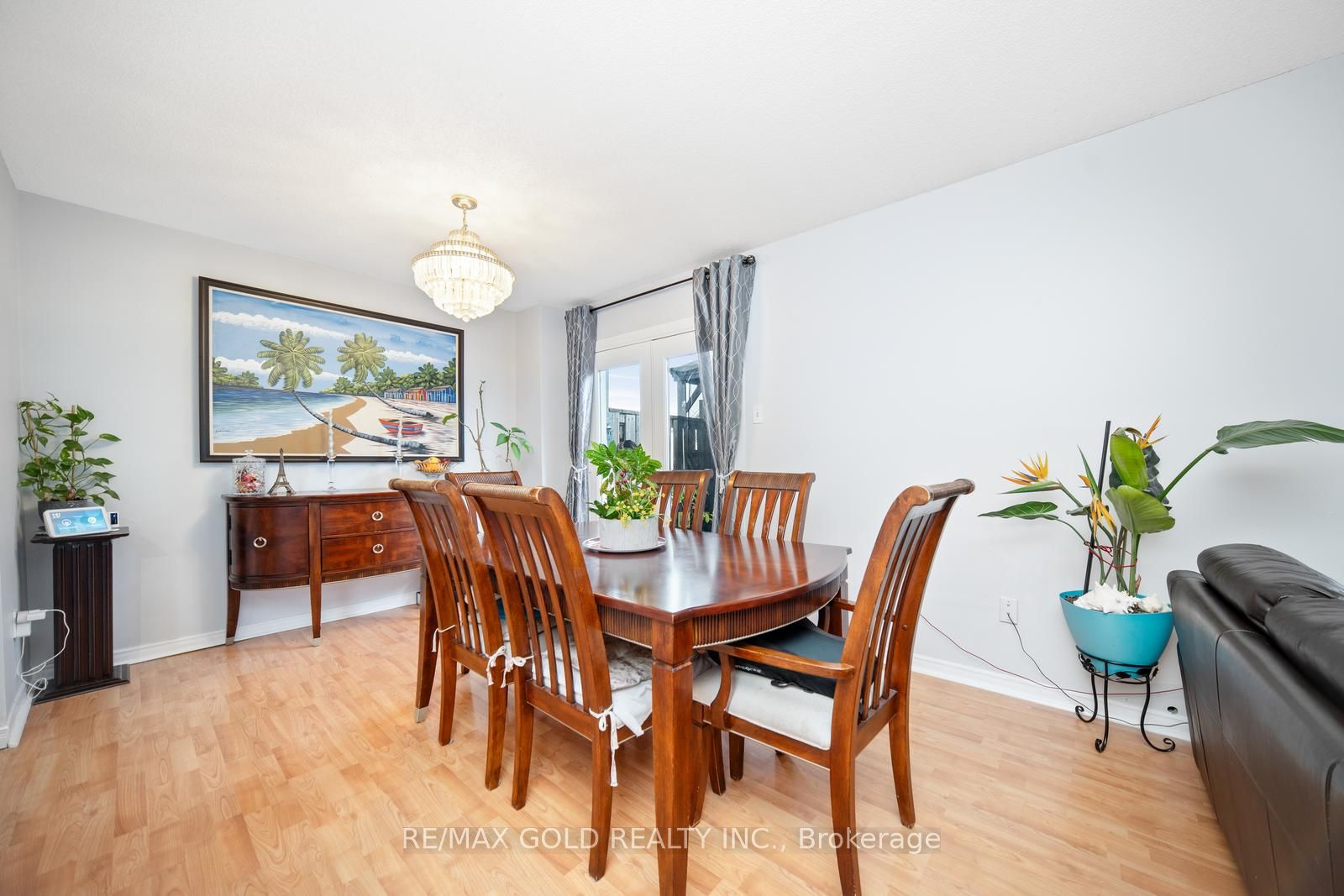 82 Wright Cres