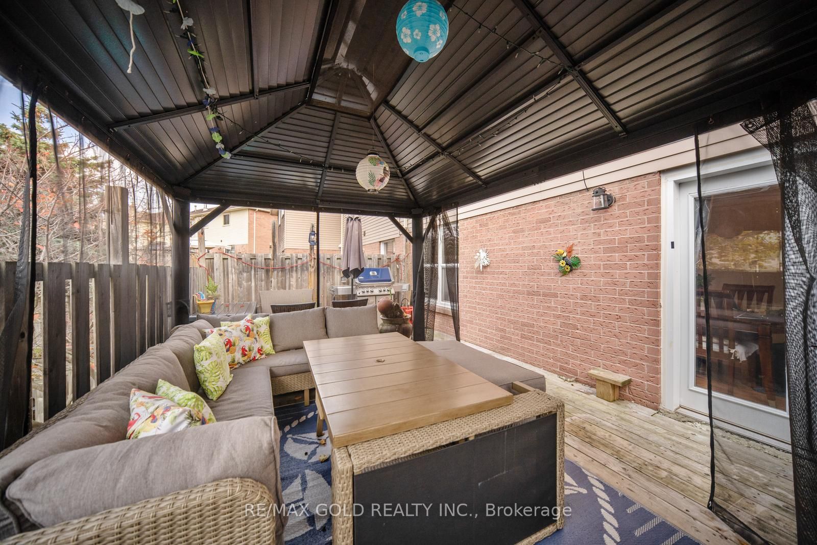 82 Wright Cres