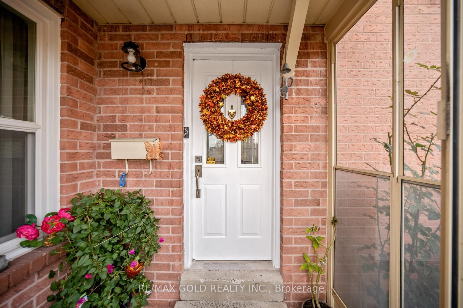 82 Wright Cres