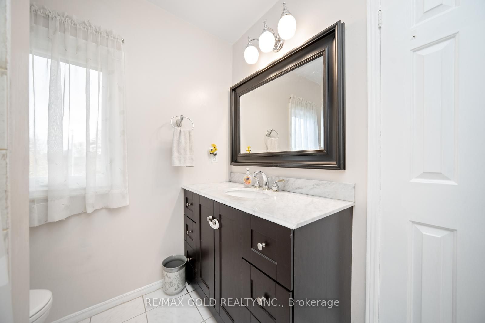 82 Wright Cres