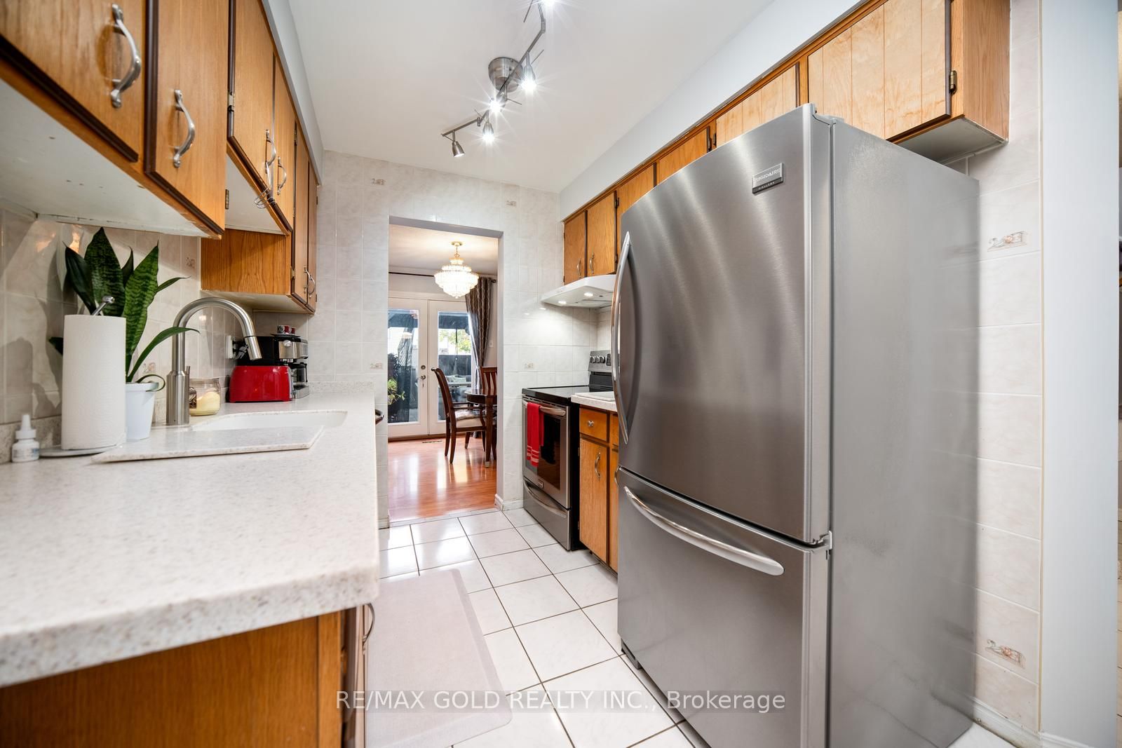 82 Wright Cres