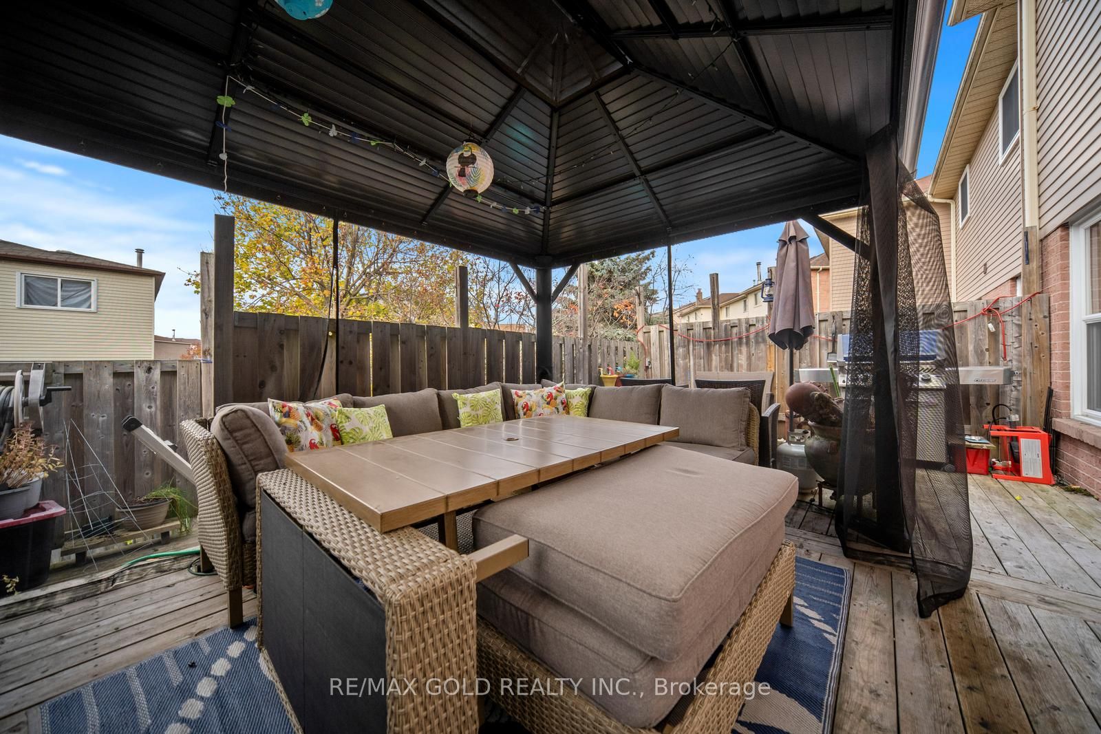 82 Wright Cres