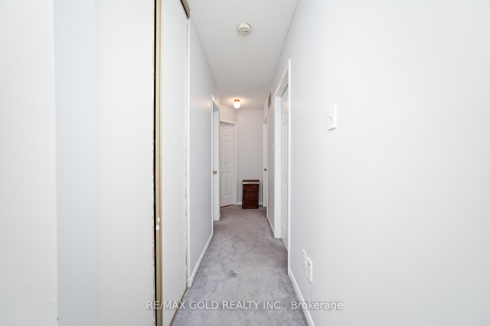 82 Wright Cres