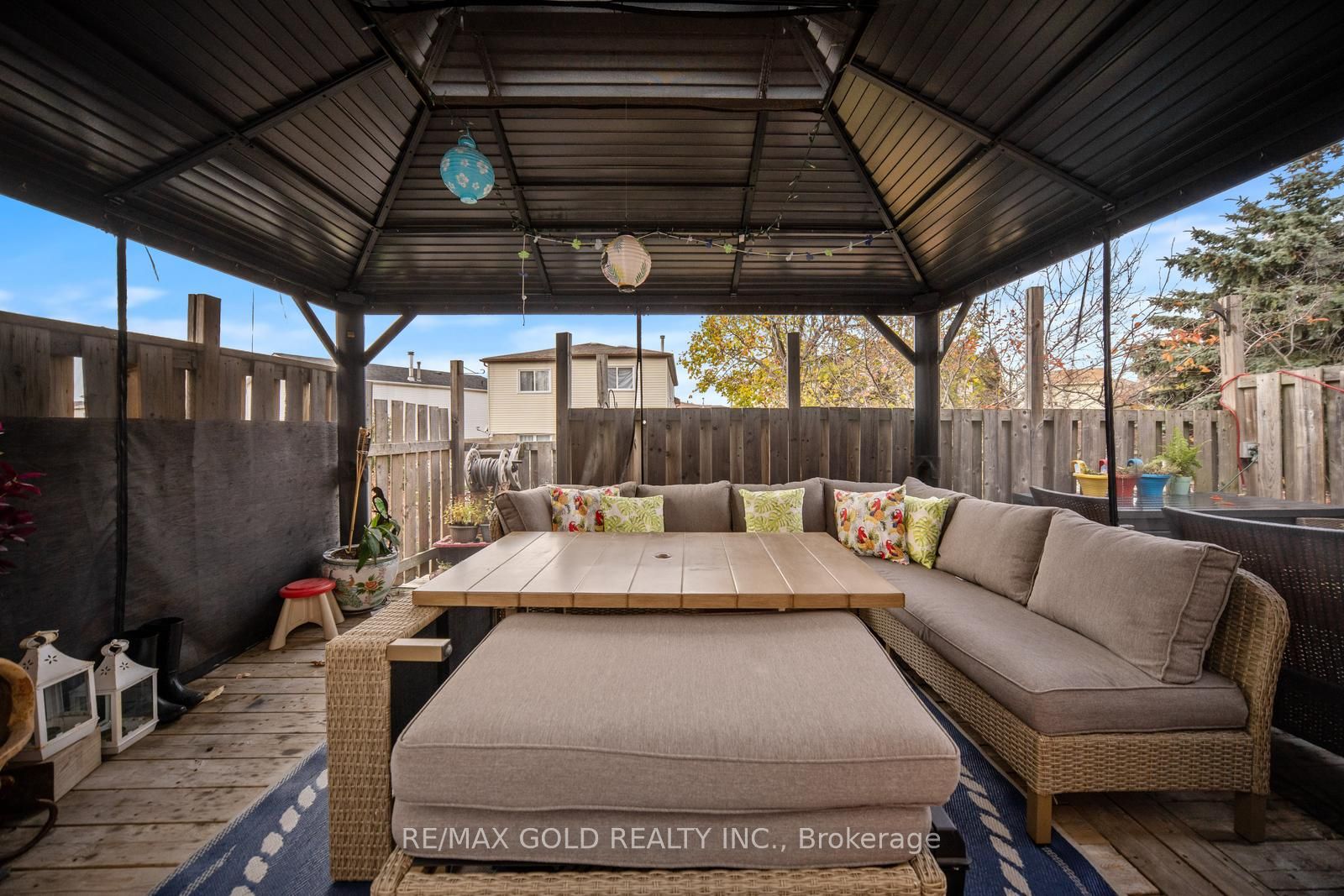 82 Wright Cres