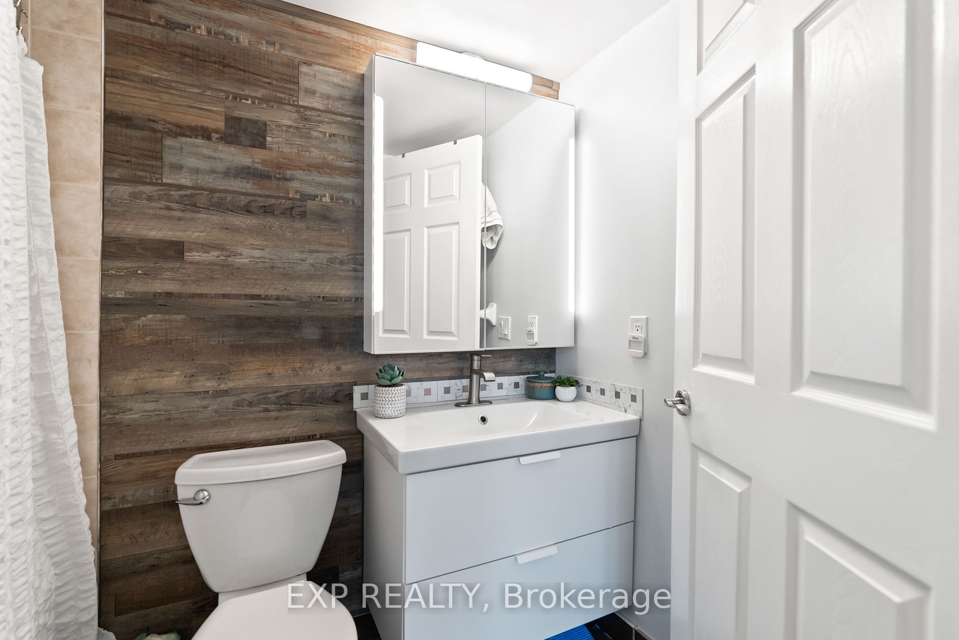 68 Grangeway Ave, #202