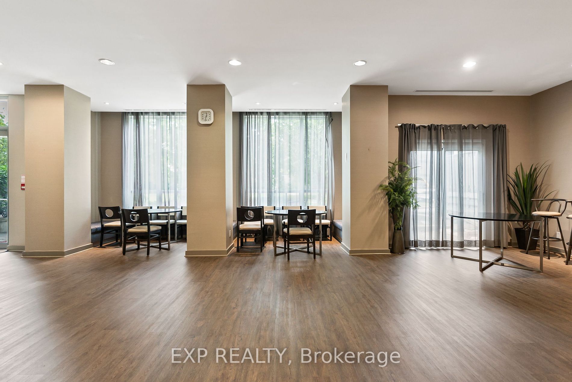 68 Grangeway Ave, #202