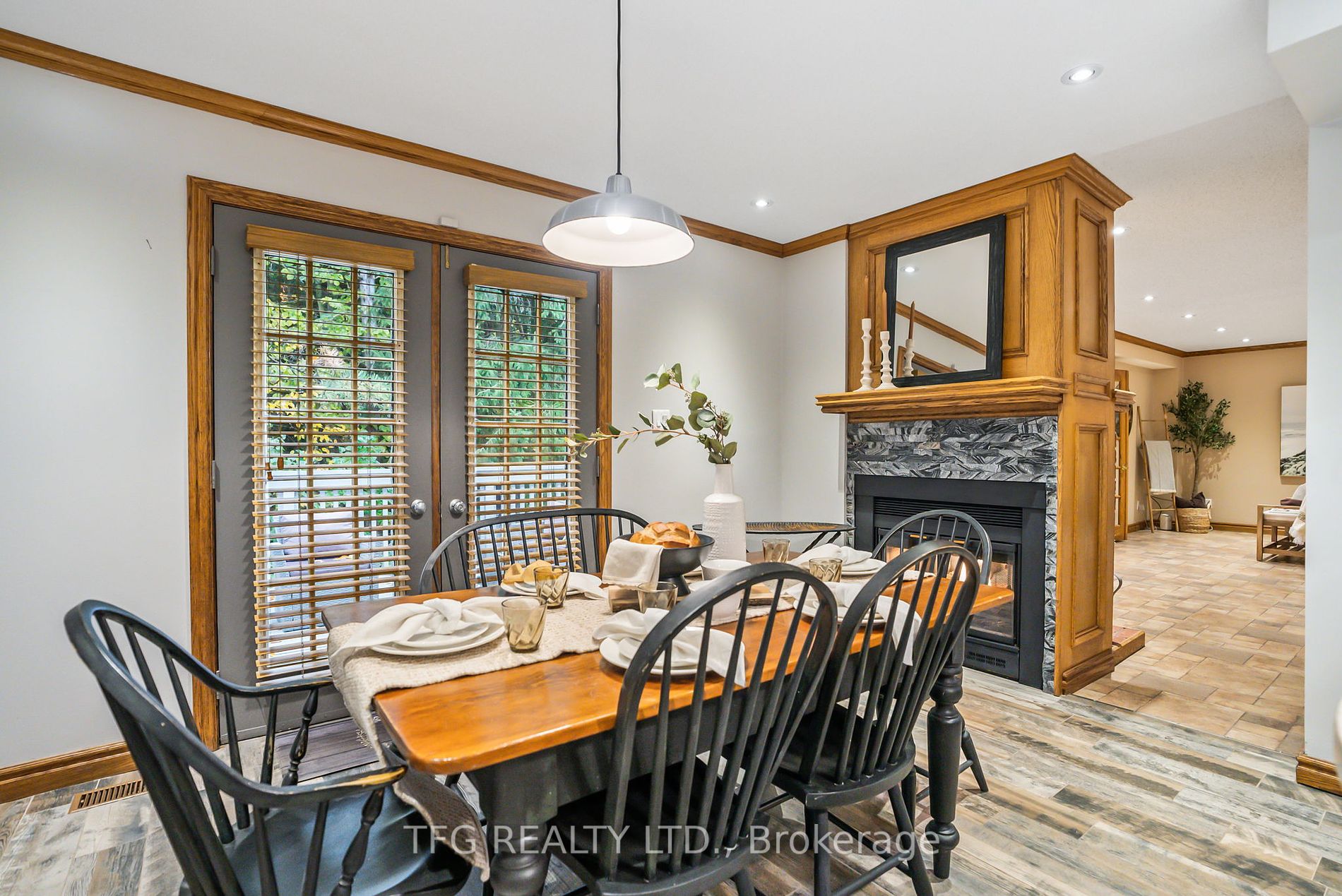 23 Kingswood Dr