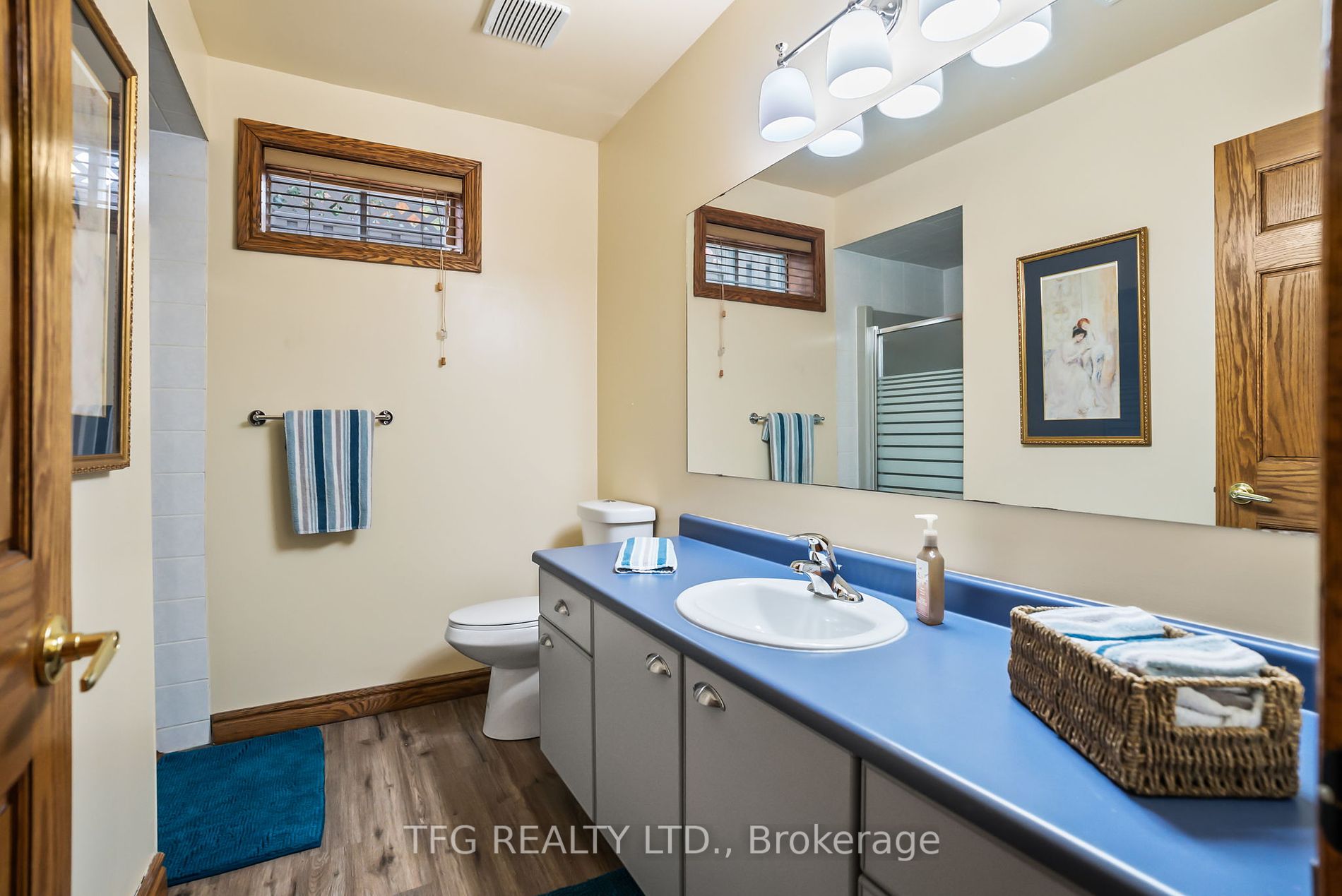 23 Kingswood Dr