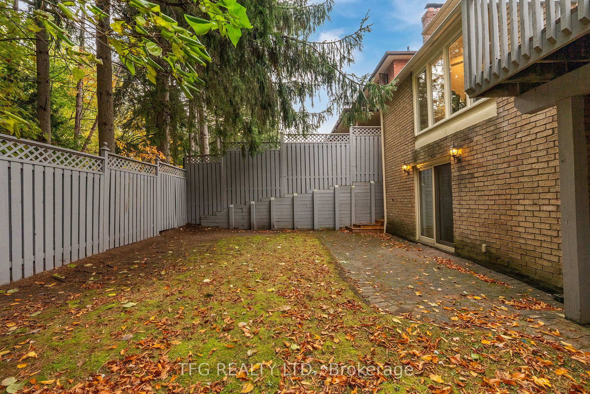 23 Kingswood Dr