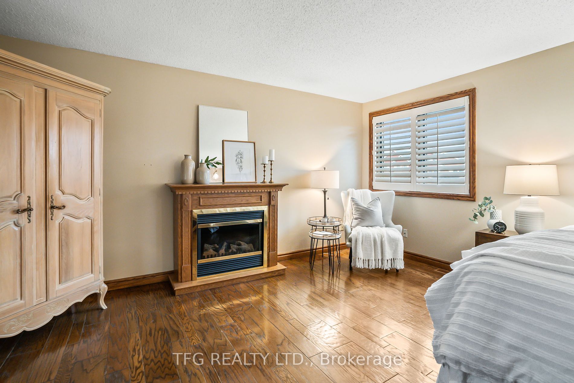 23 Kingswood Dr