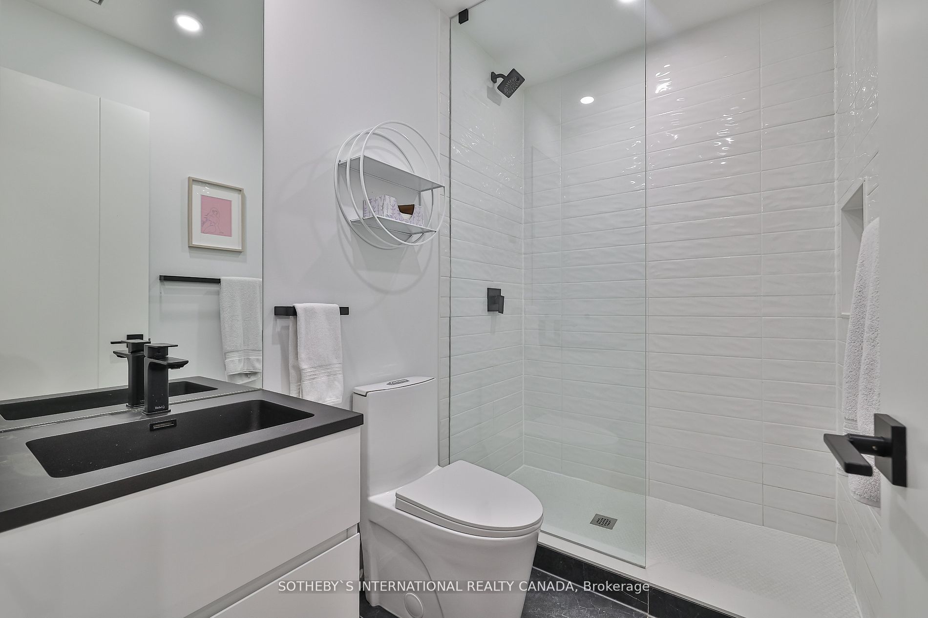 1C Holborne Ave