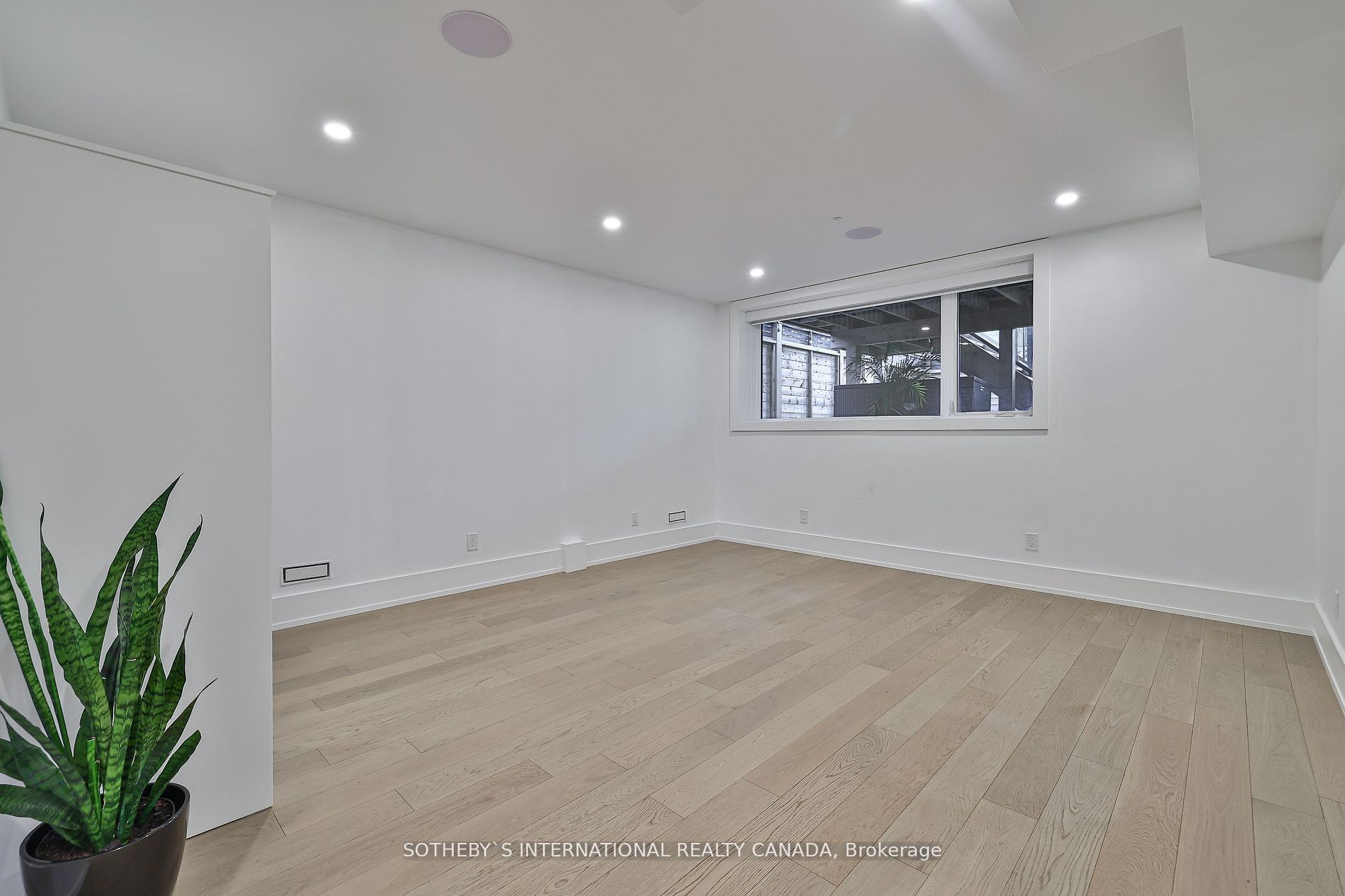 1C Holborne Ave