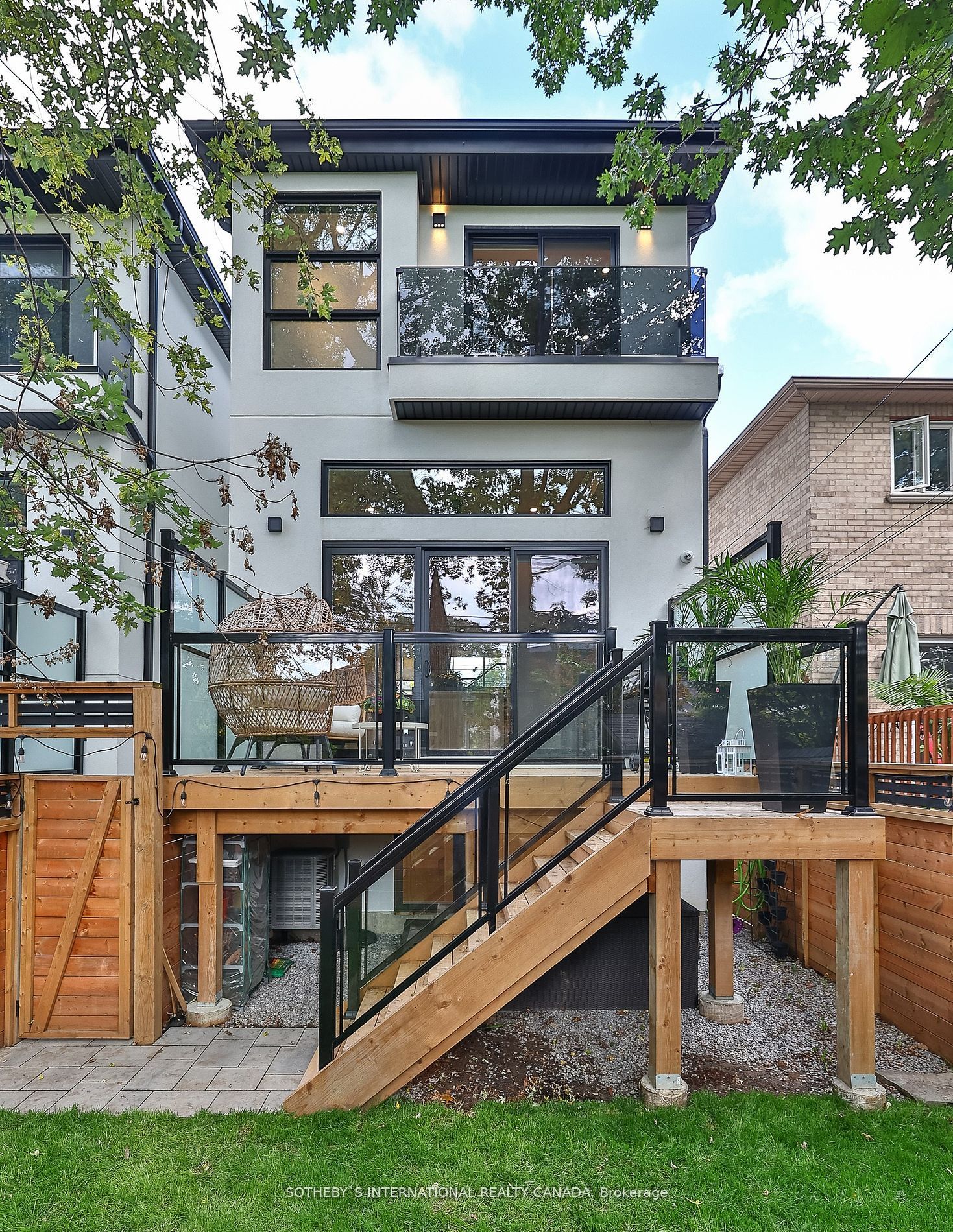 1C Holborne Ave