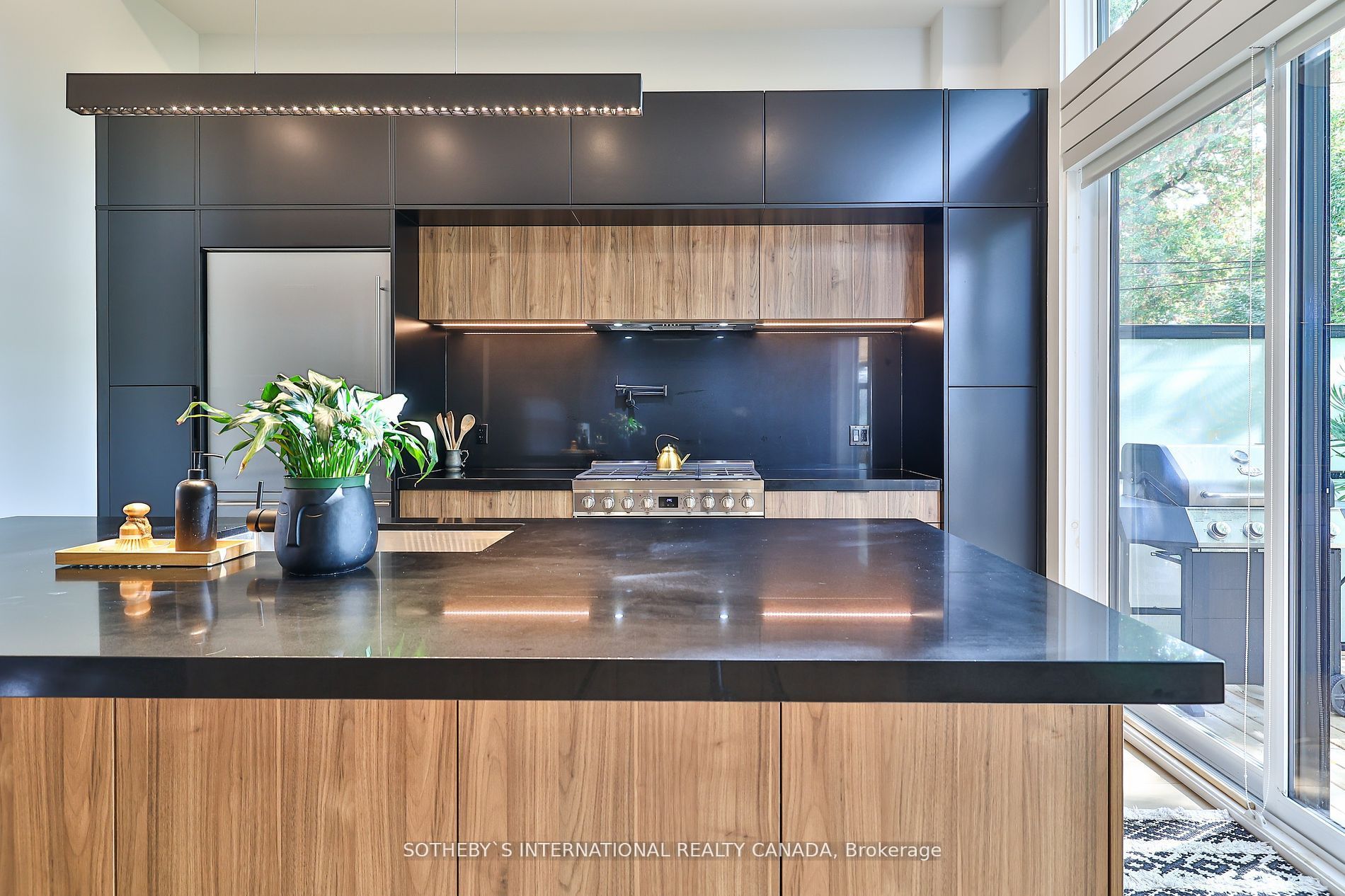 1C Holborne Ave