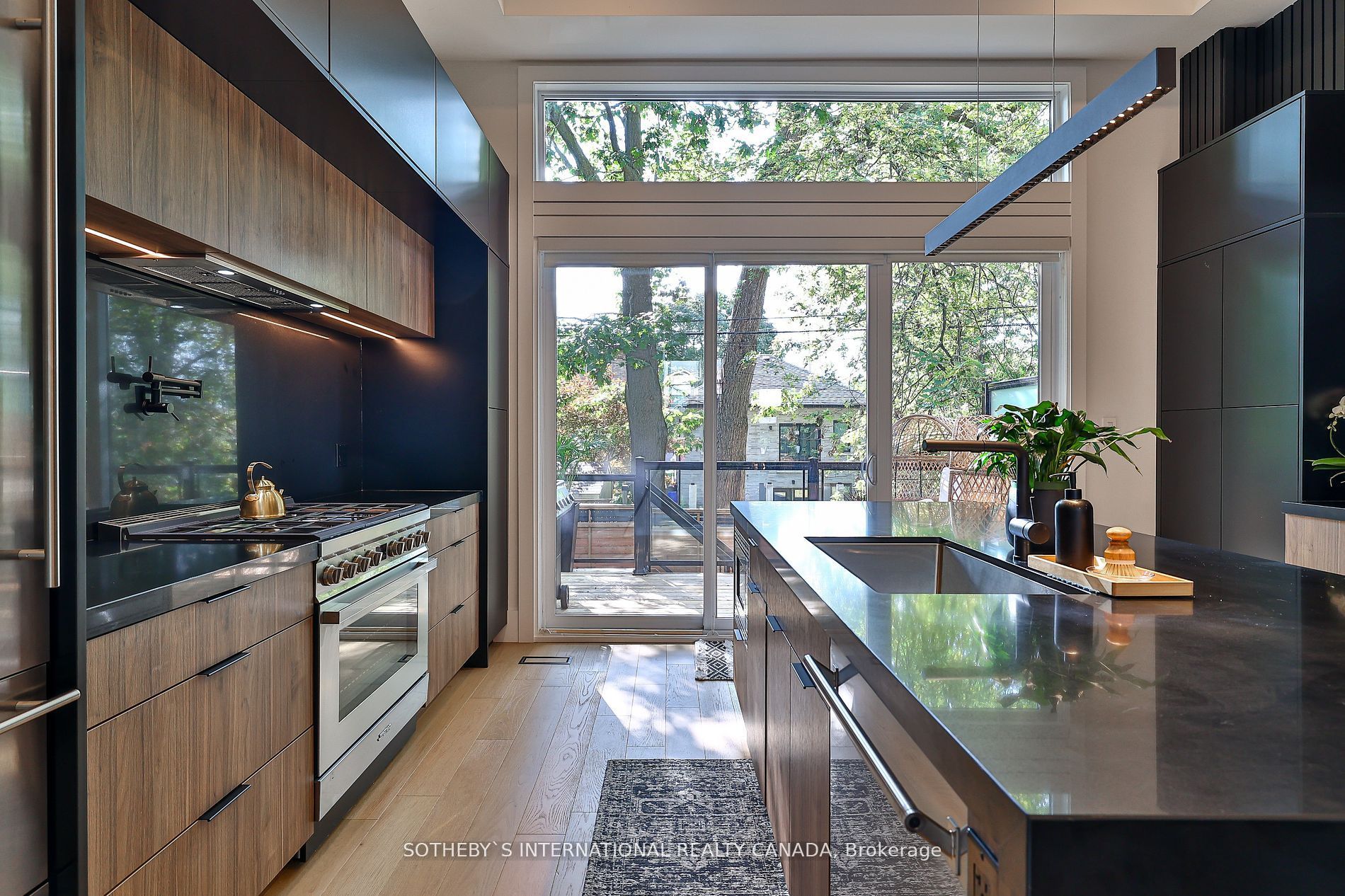 1C Holborne Ave