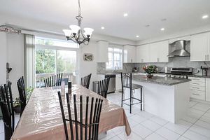 123 CROMBIE Street