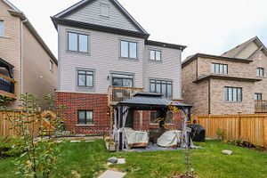 123 CROMBIE Street