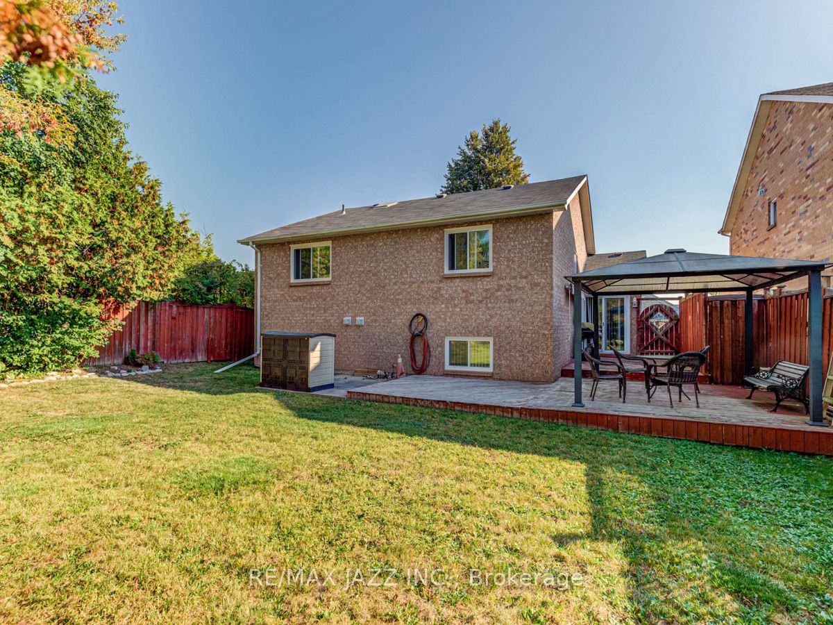 86 Rhonda Blvd
