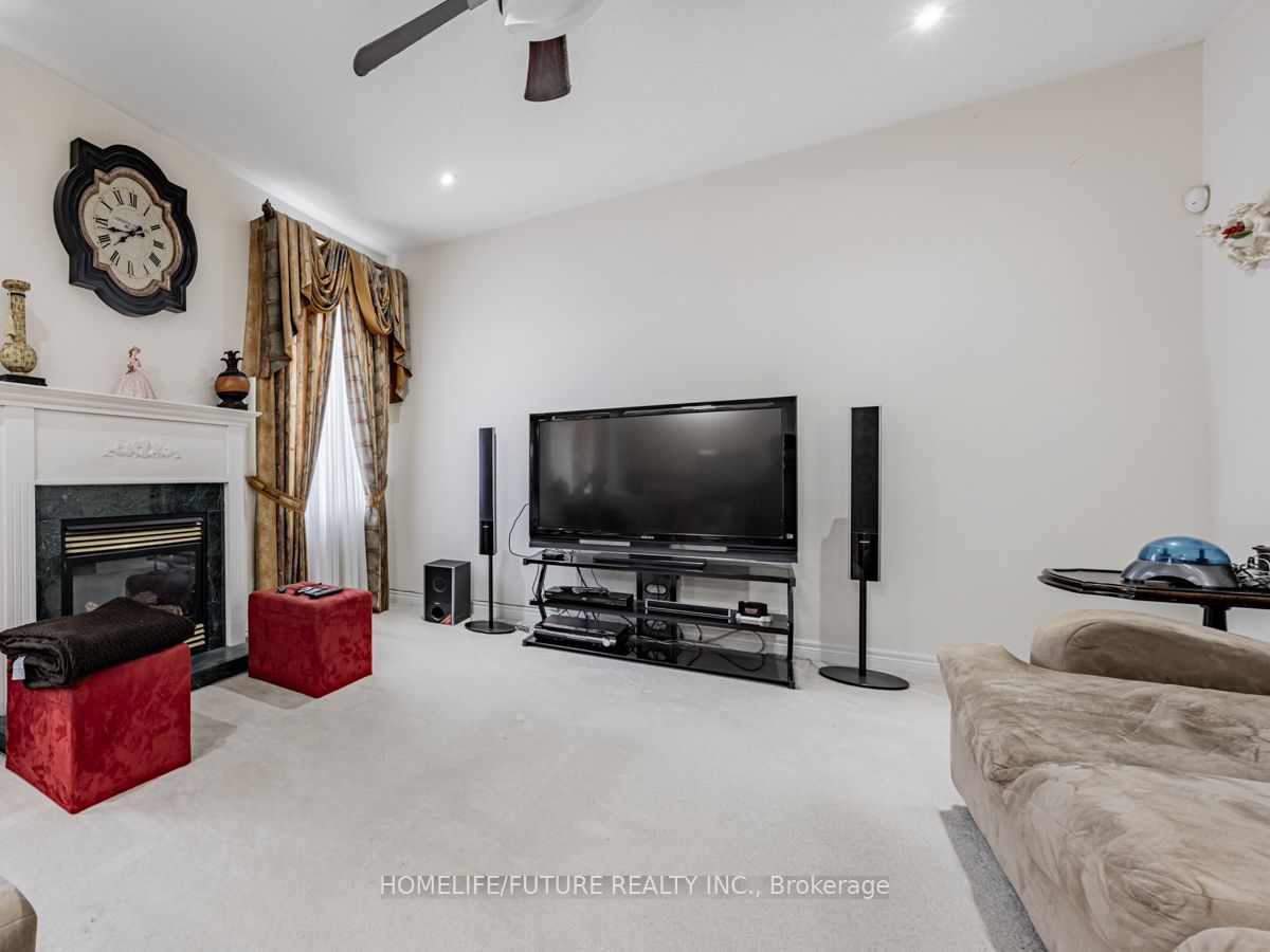 32 Grapevine Circle