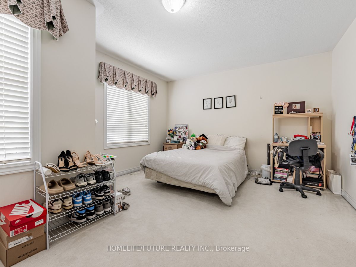 32 Grapevine Circle