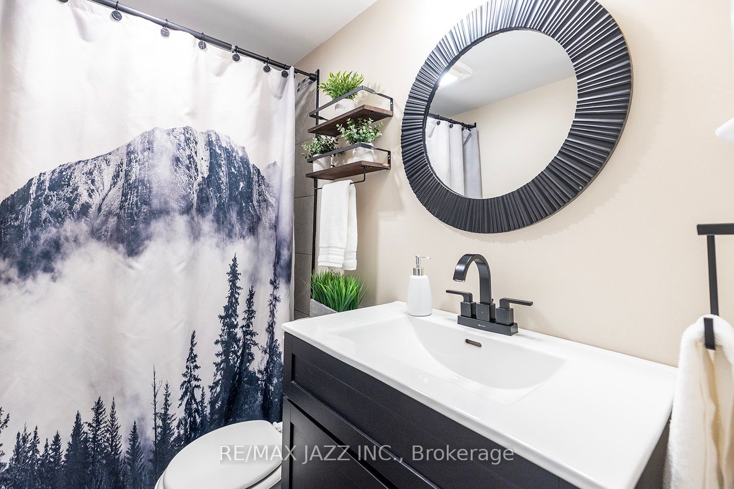 73 Abernethy Cres