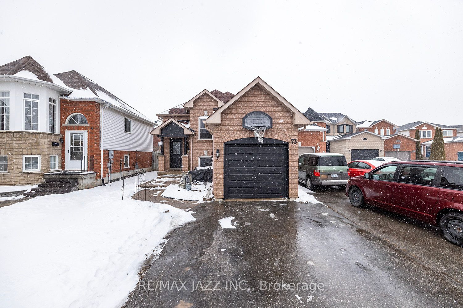 73 Abernethy Cres