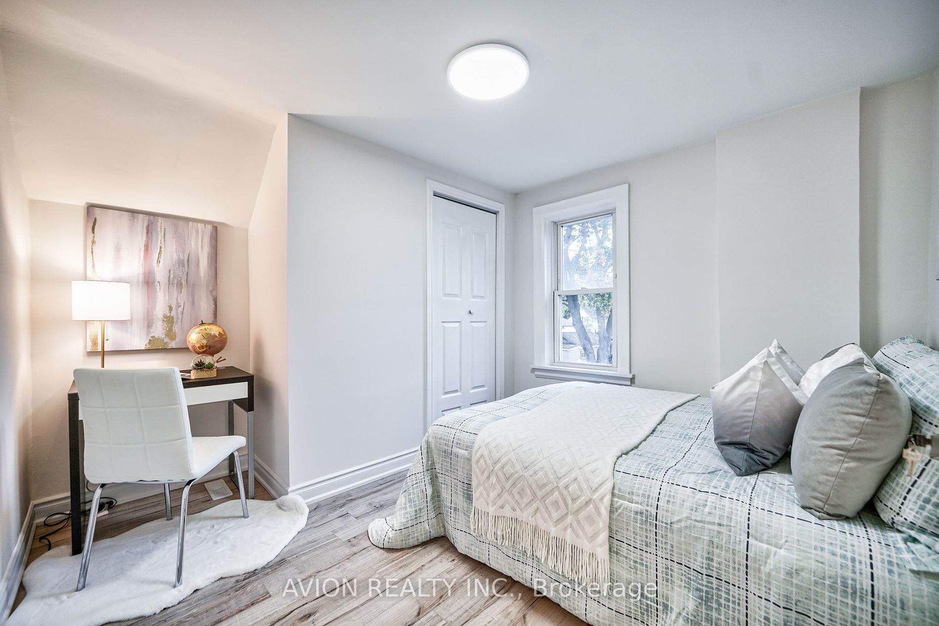 121 Stacey Ave