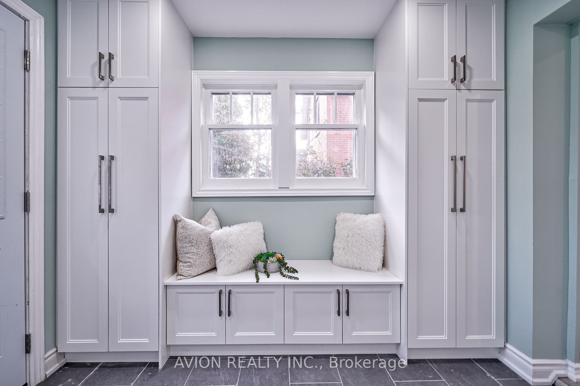 121 Stacey Ave
