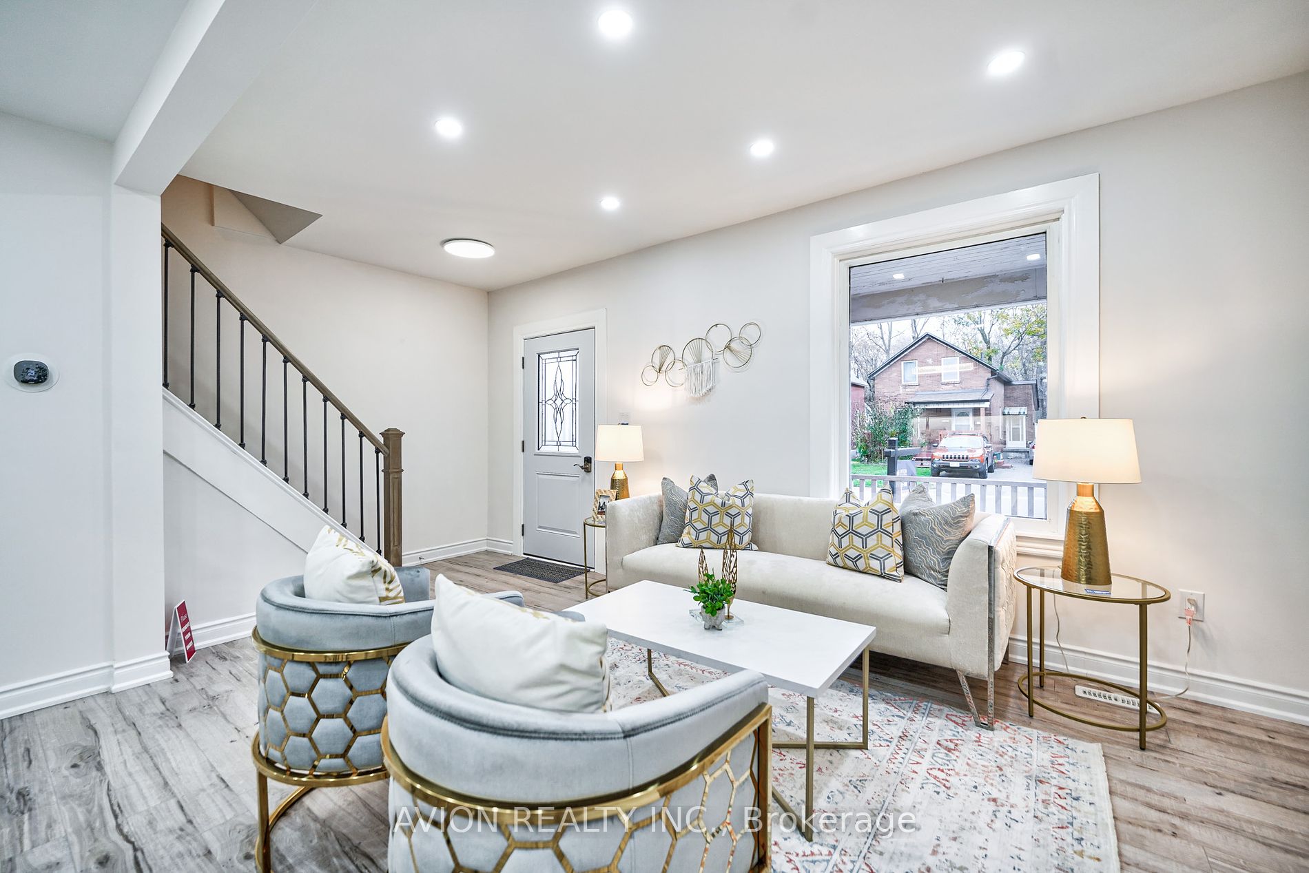 121 Stacey Ave