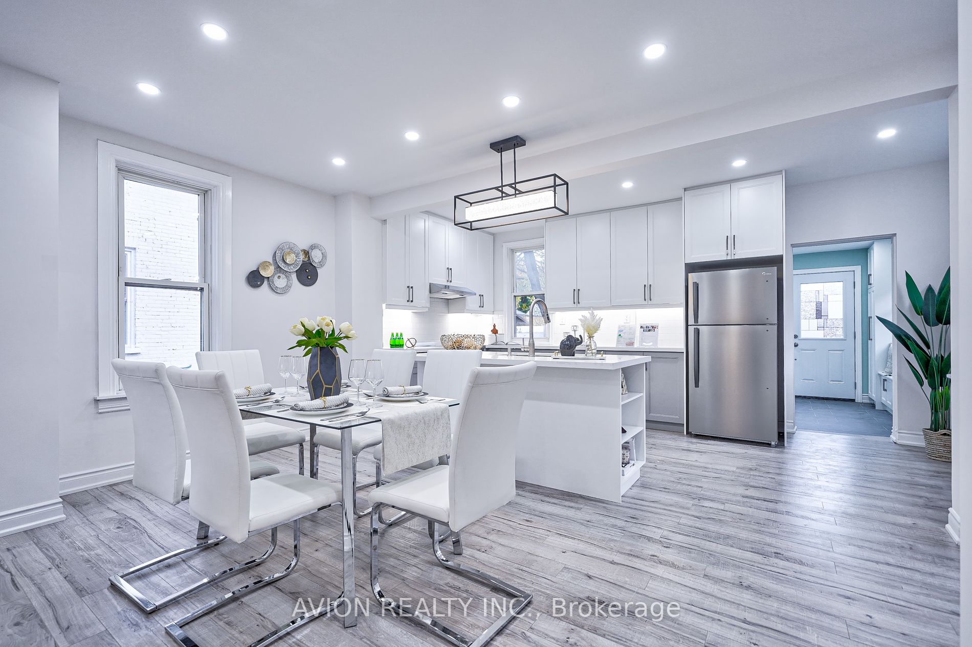121 Stacey Ave