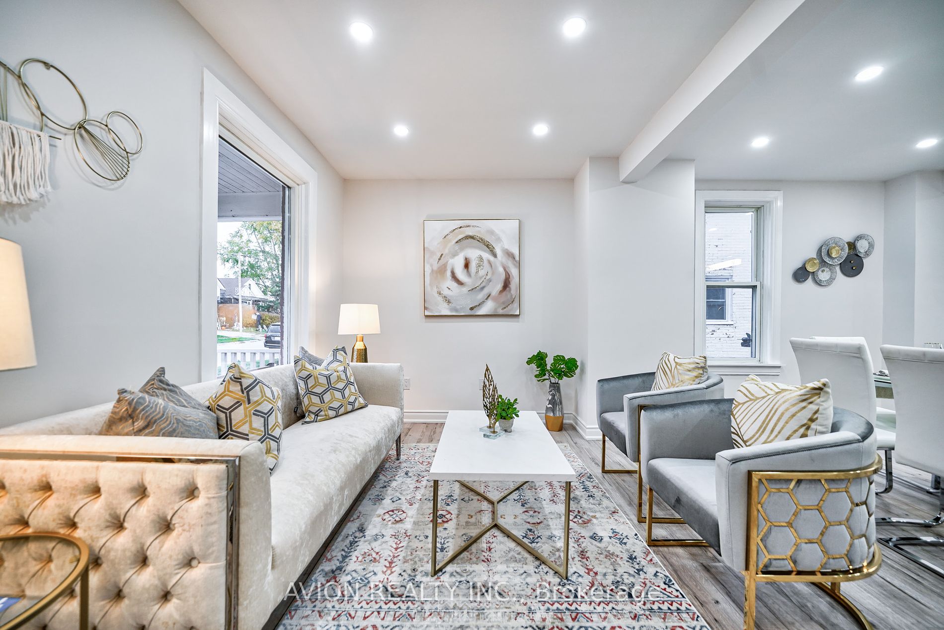 121 Stacey Ave