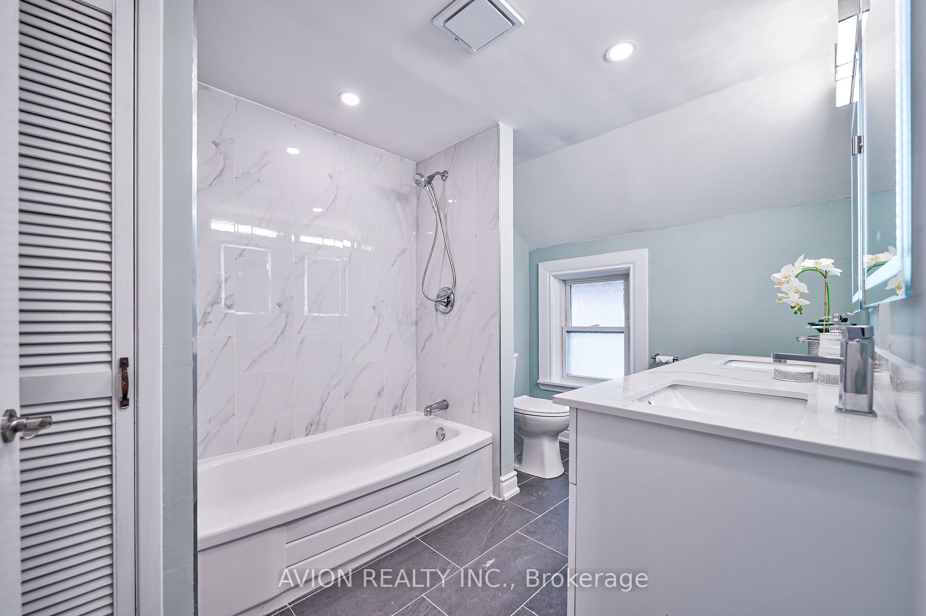 121 Stacey Ave