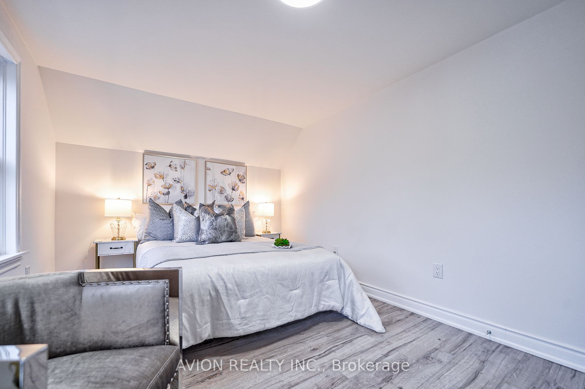 121 Stacey Ave