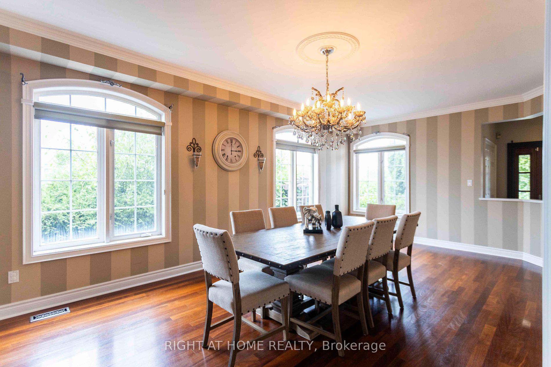 27 Lennon Crt