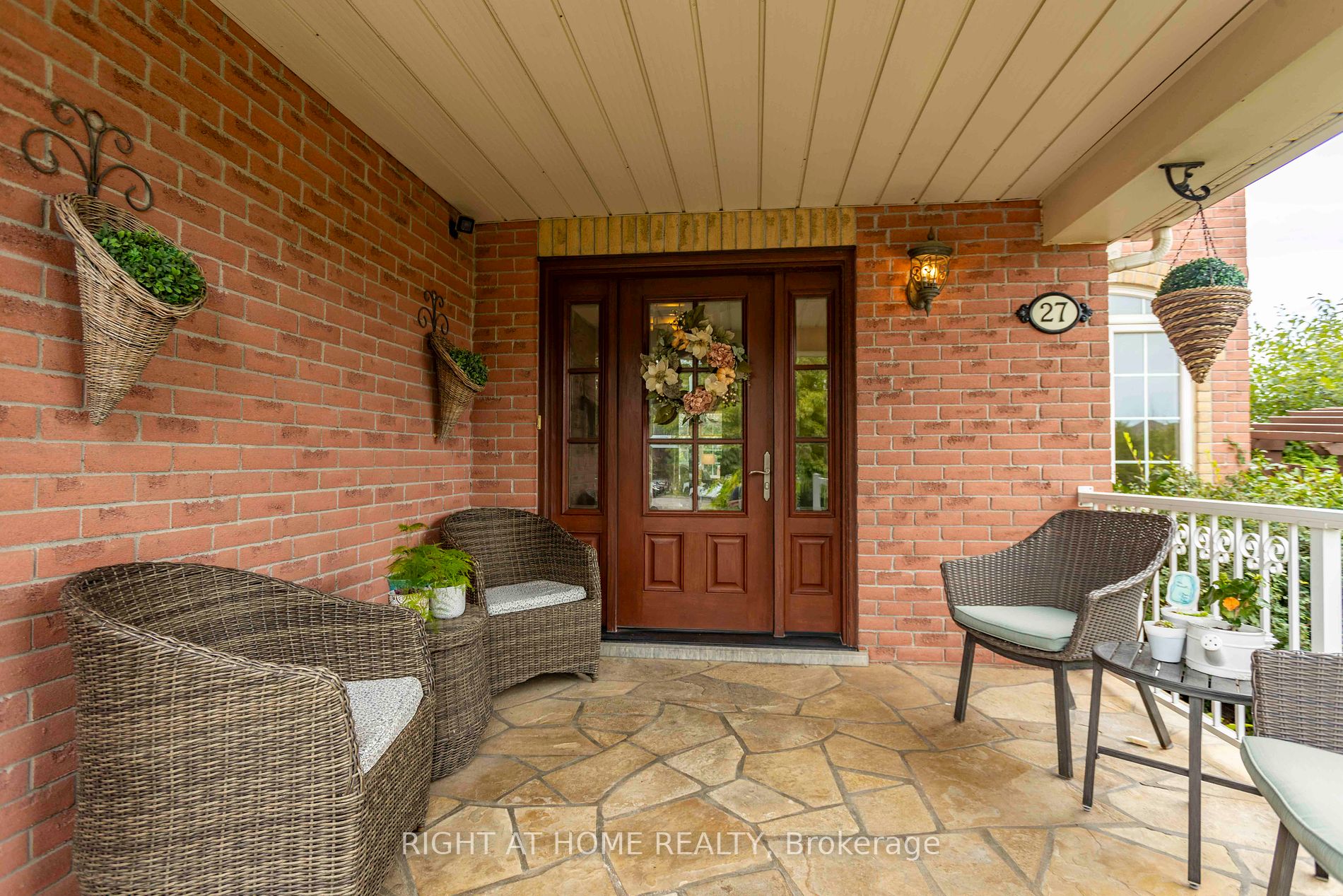 27 Lennon Crt
