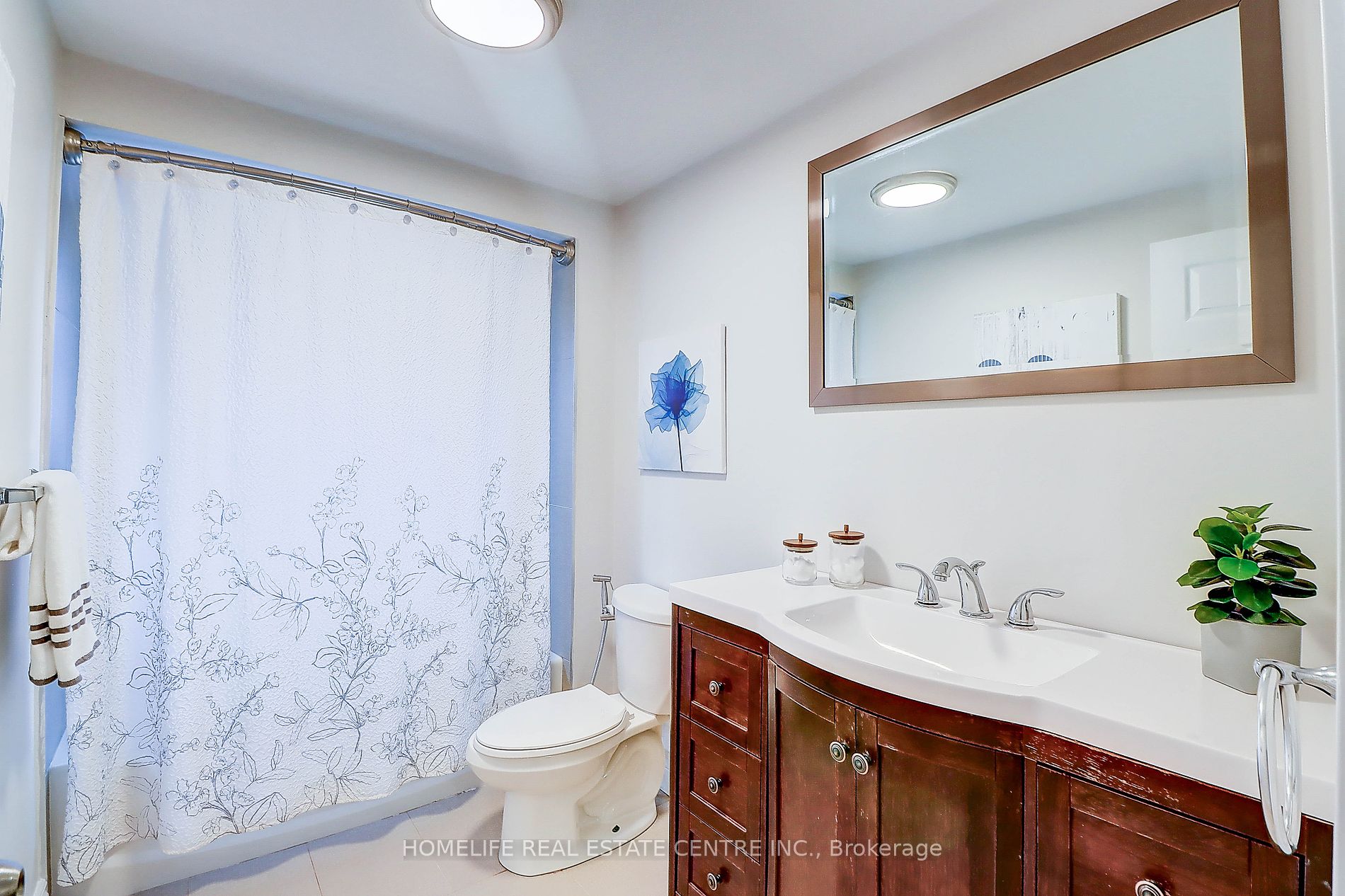 71 Hewitt Cres