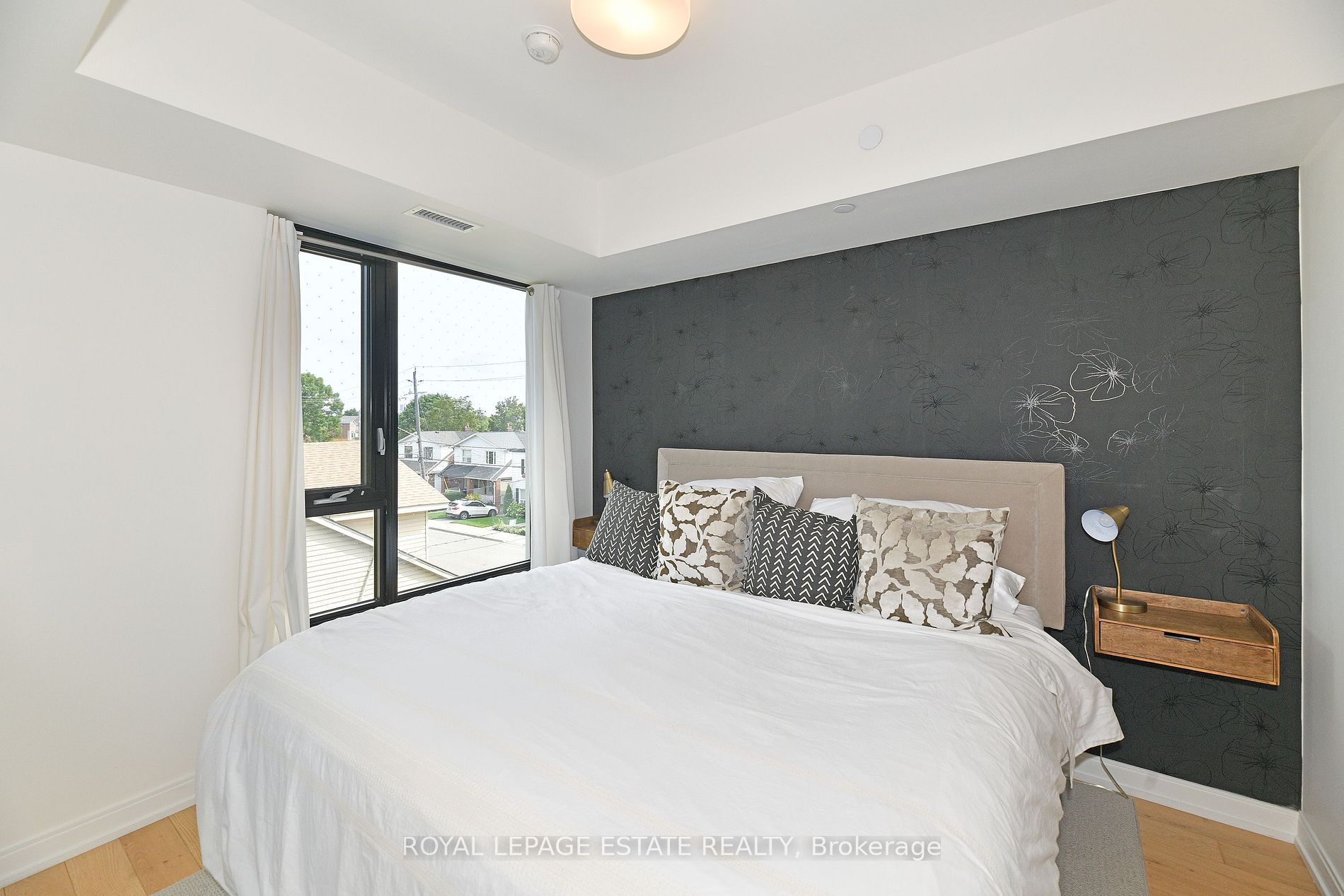 1100 Kingston Rd, #214