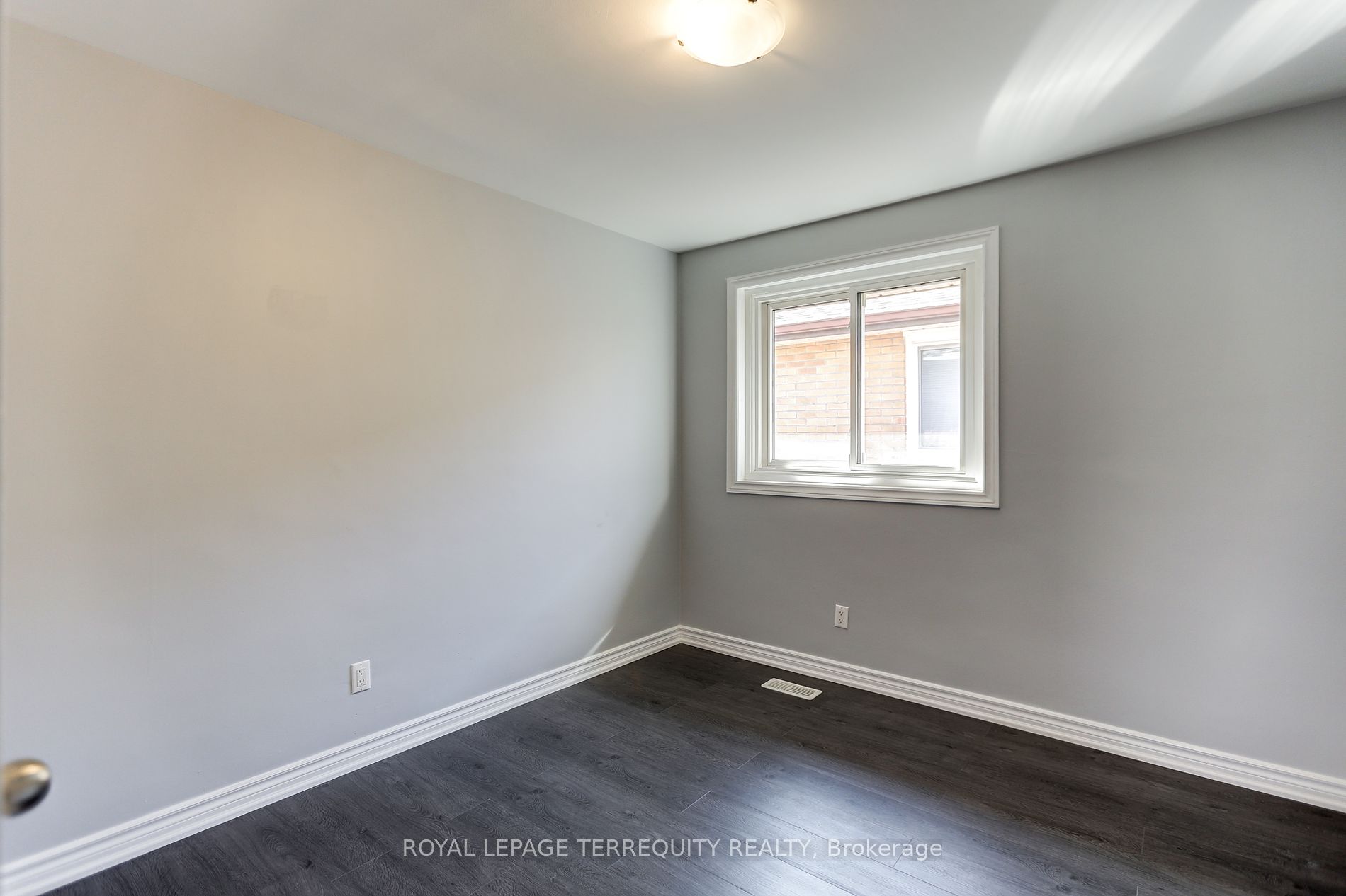 168 Coronation Dr