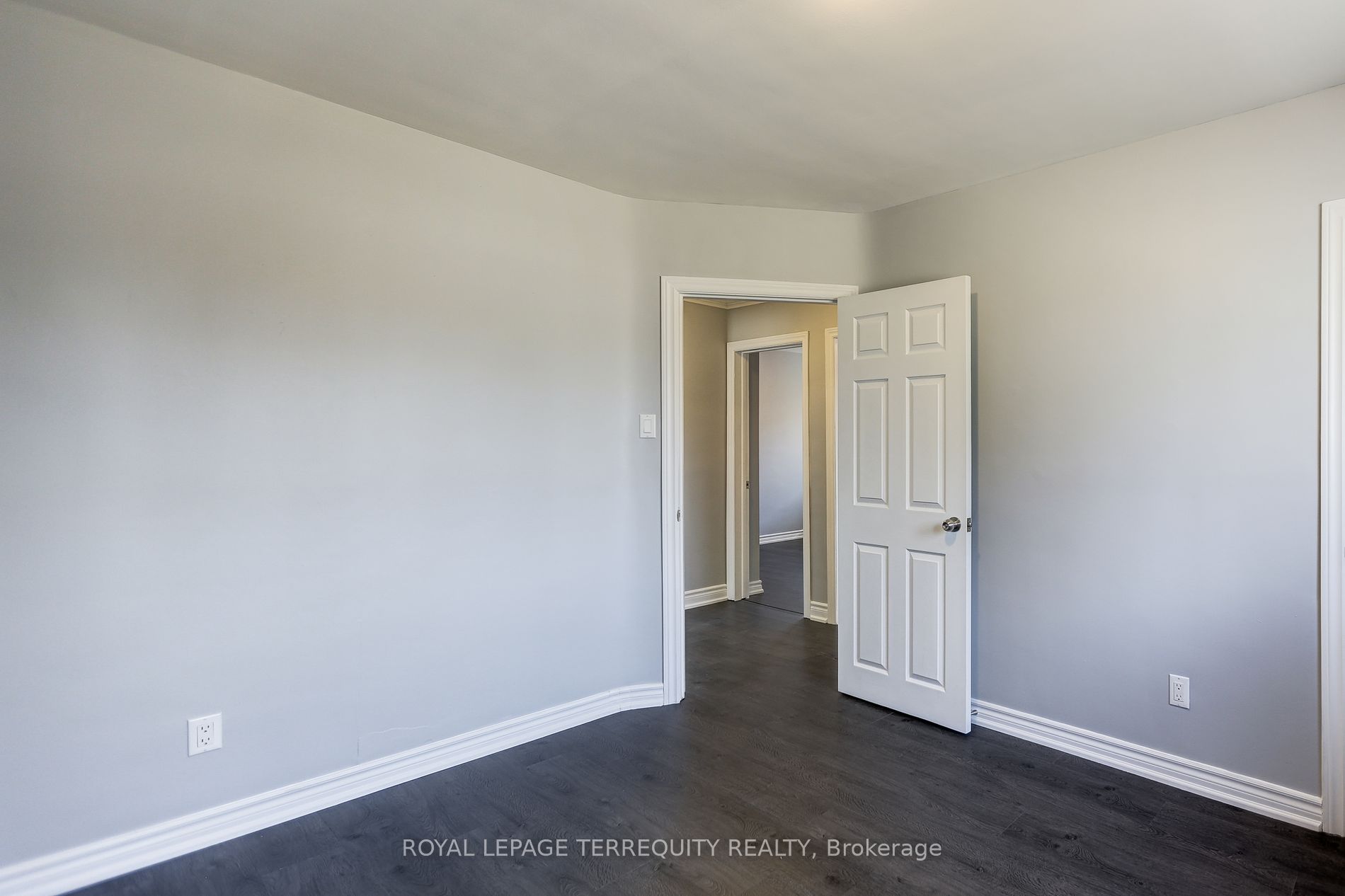 168 Coronation Dr