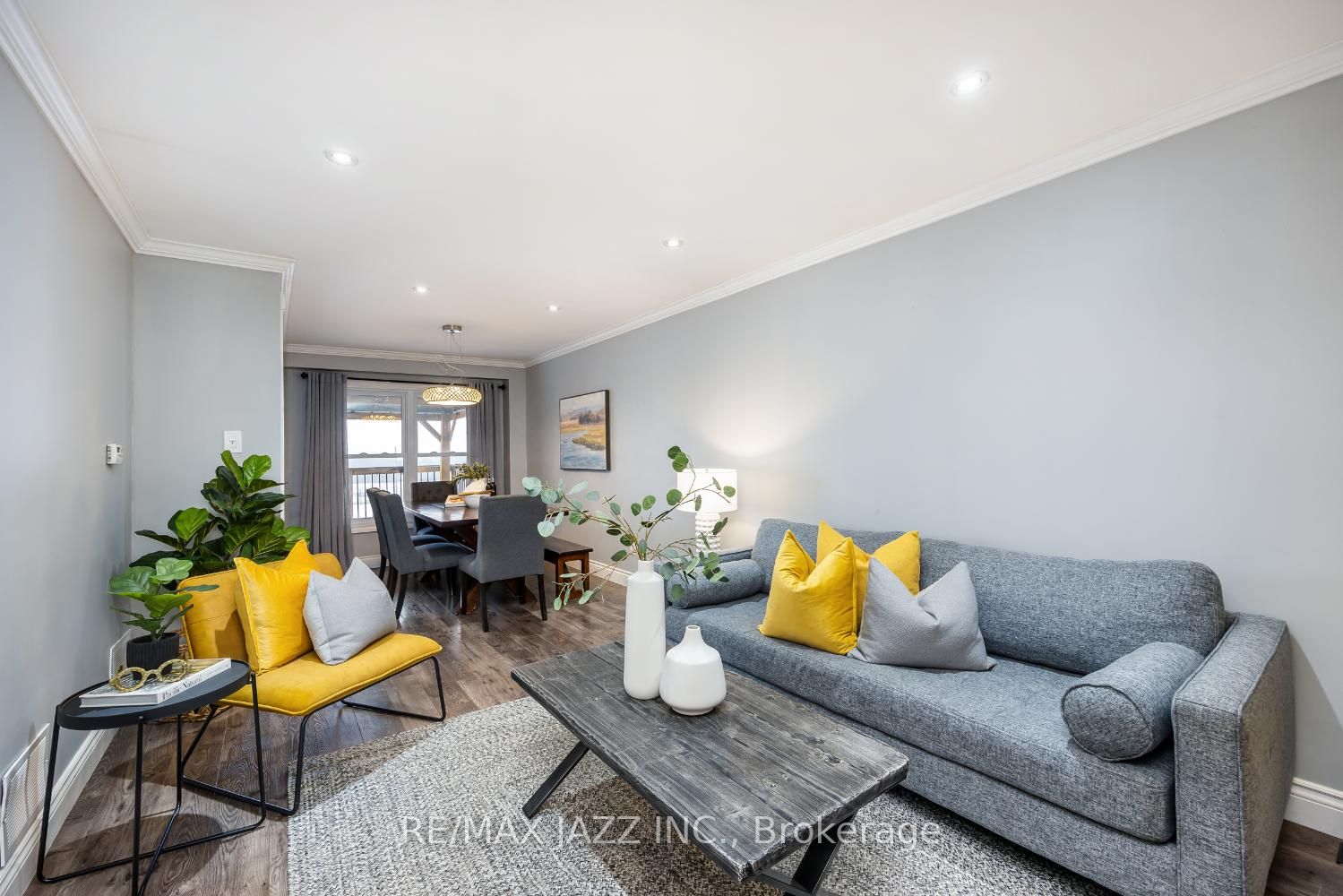 61 Champine Sq