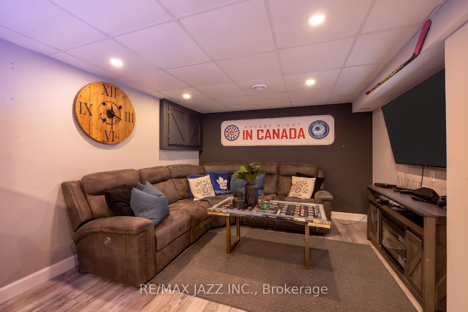 61 Champine Sq