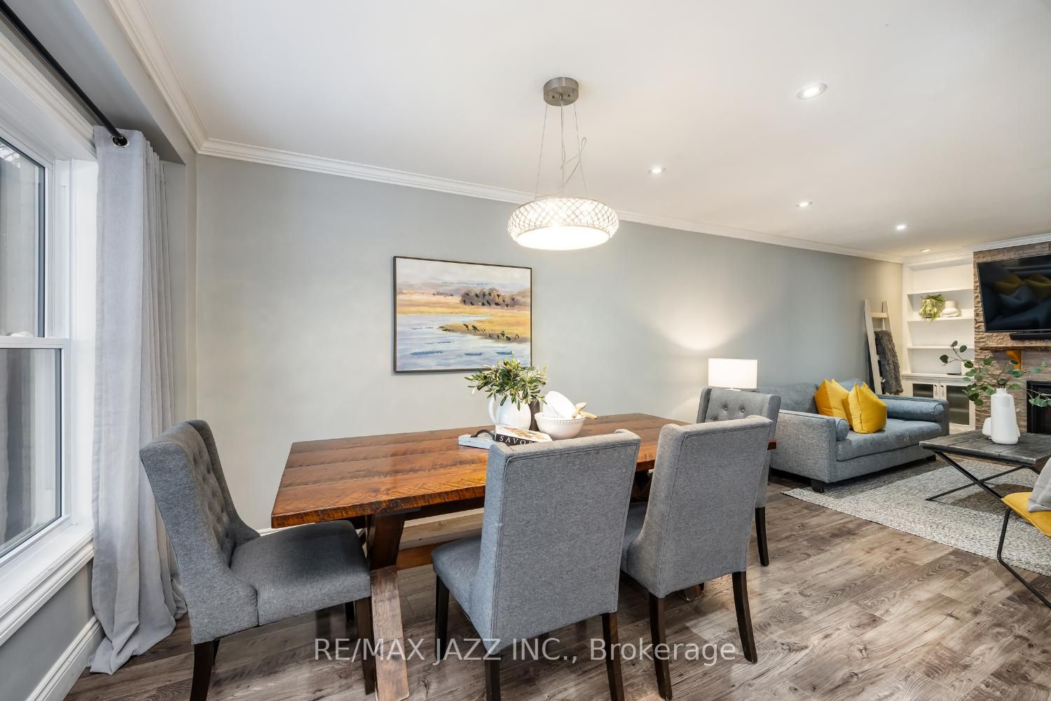 61 Champine Sq