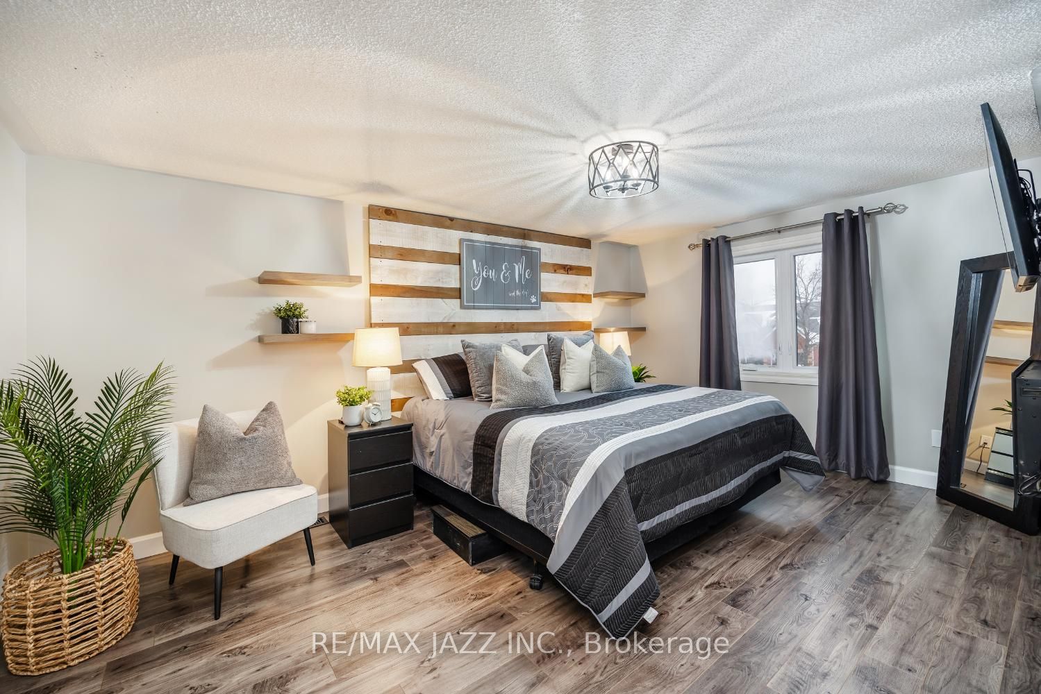 61 Champine Sq