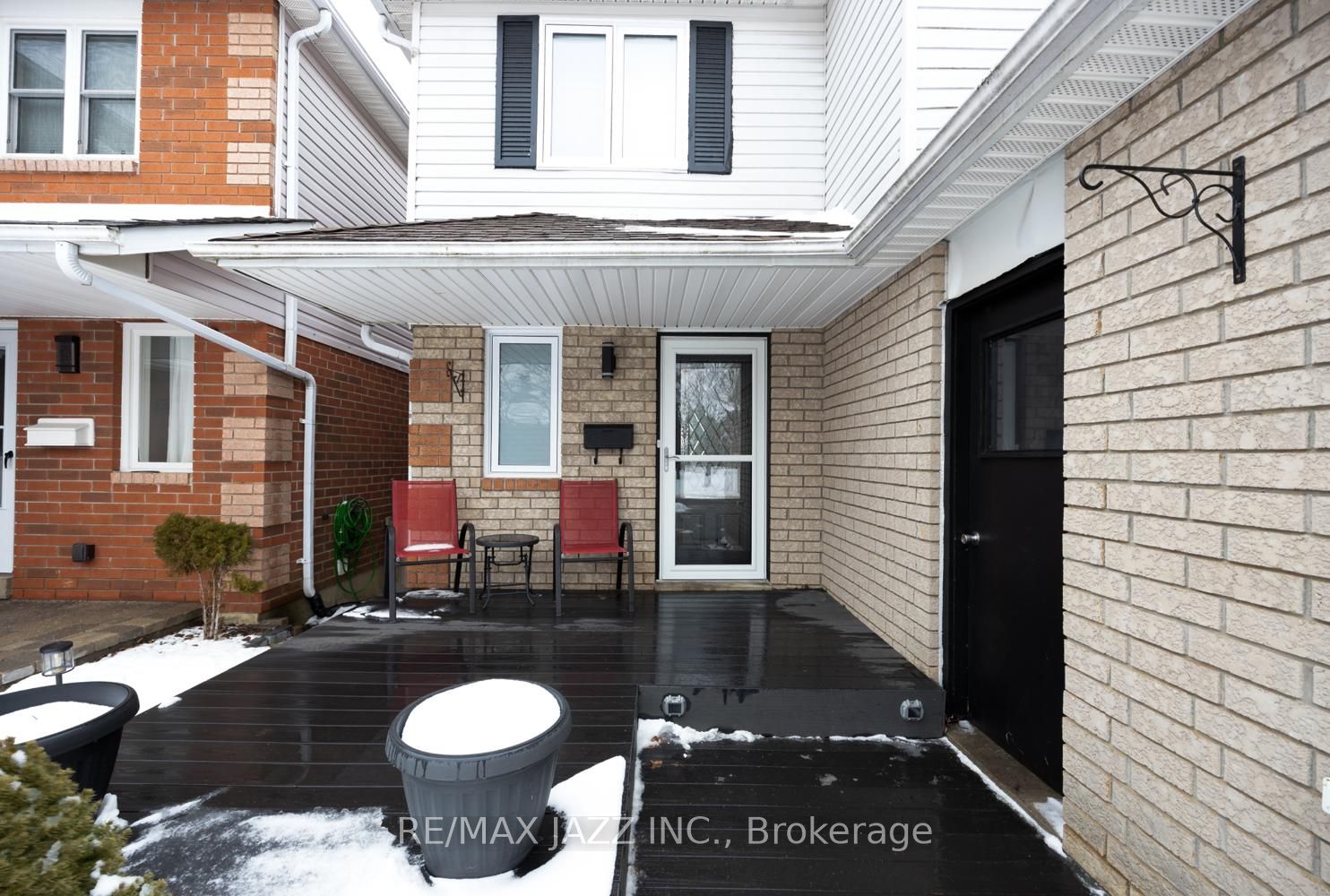 61 Champine Sq