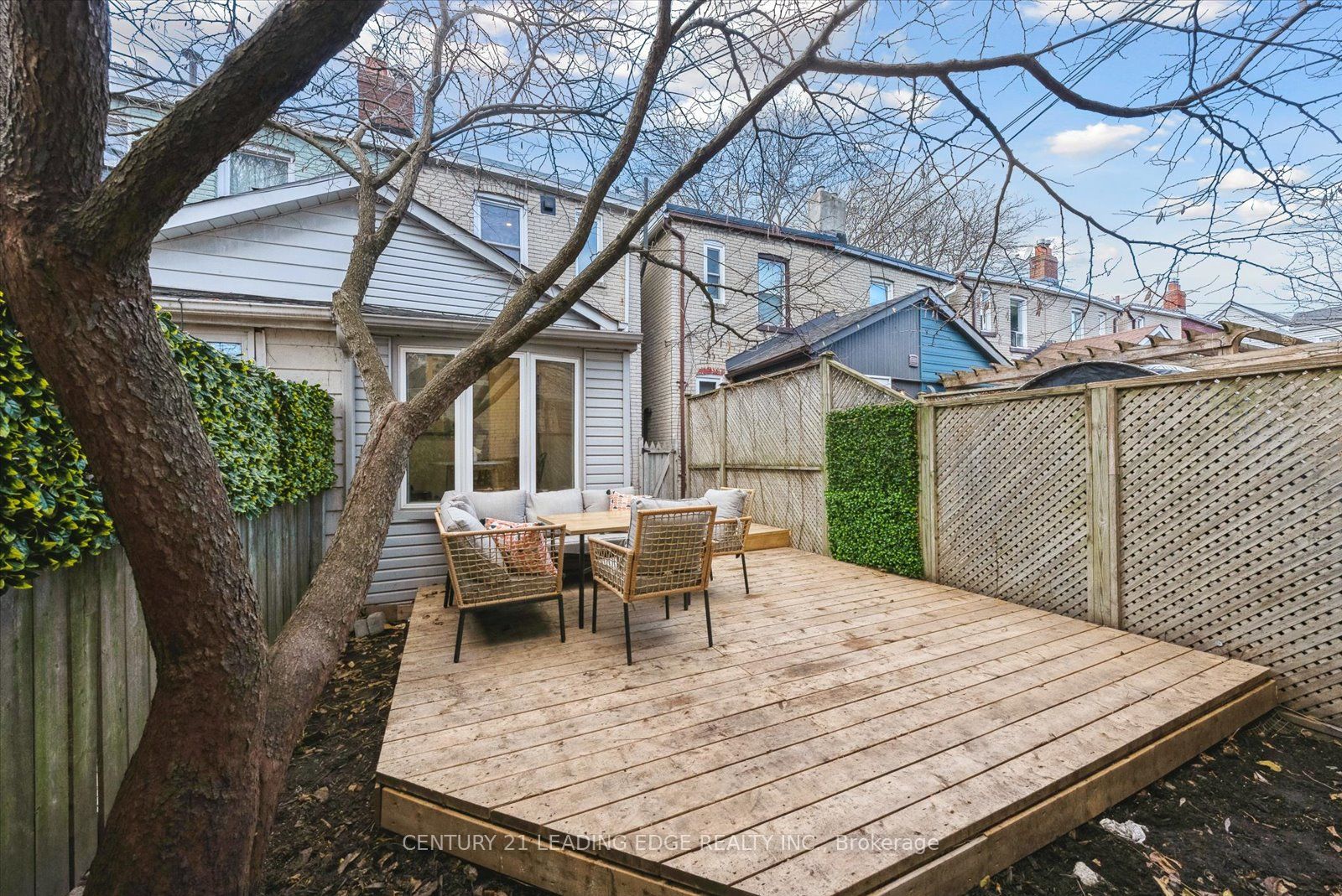 3 Lockwood Rd