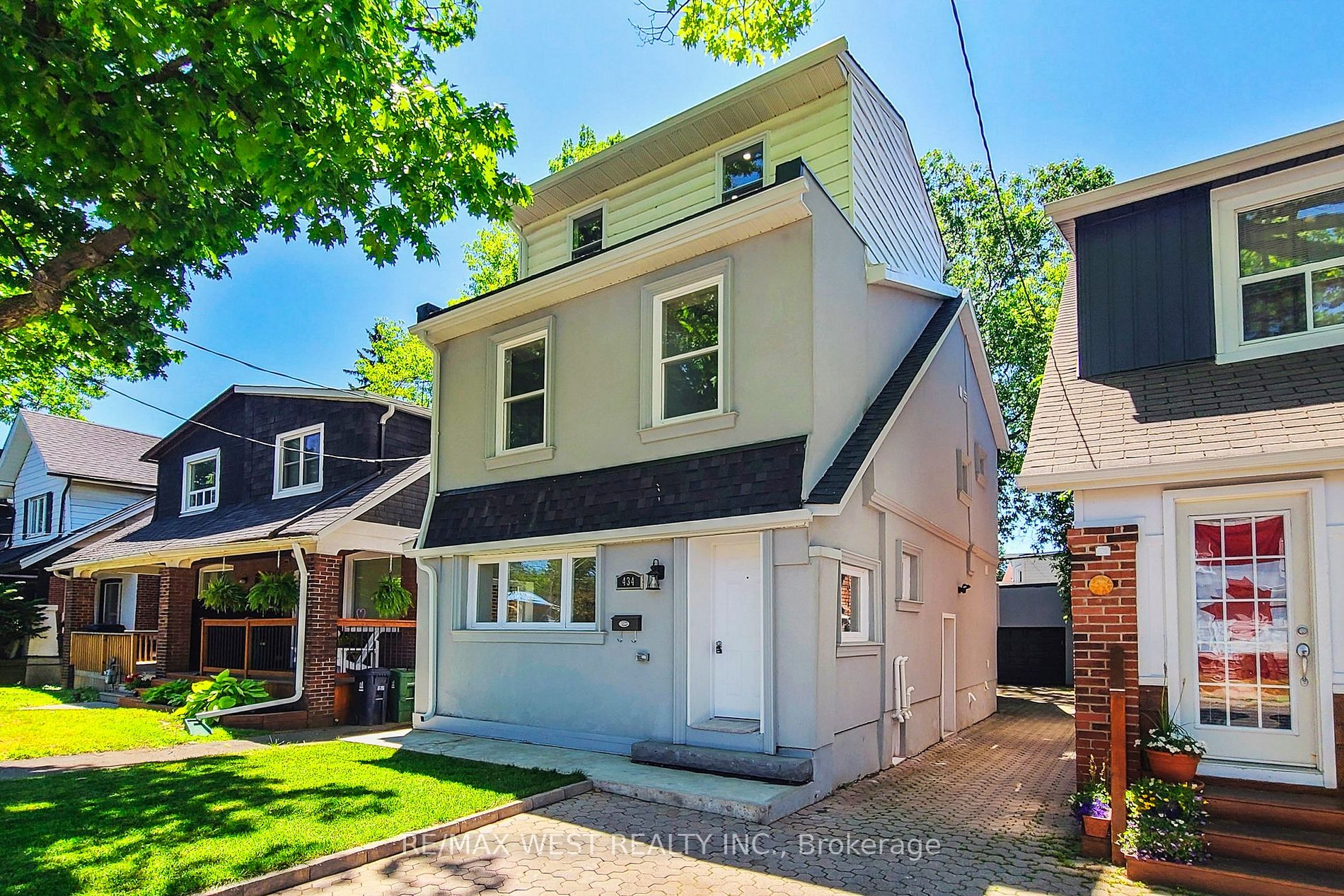 434 victoria park Avenue