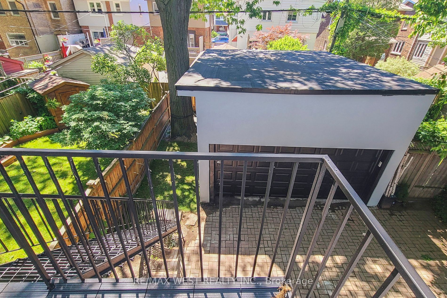 434 victoria park Avenue