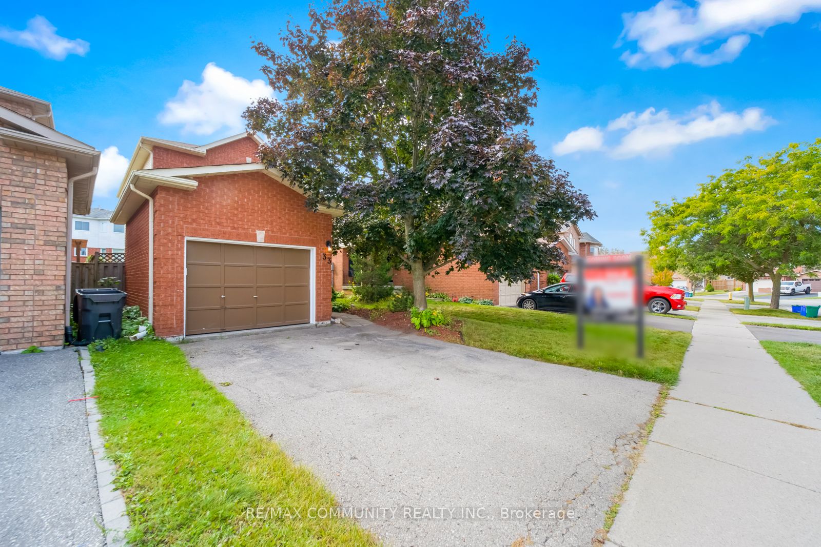 33 Vail Meadows Crescent S